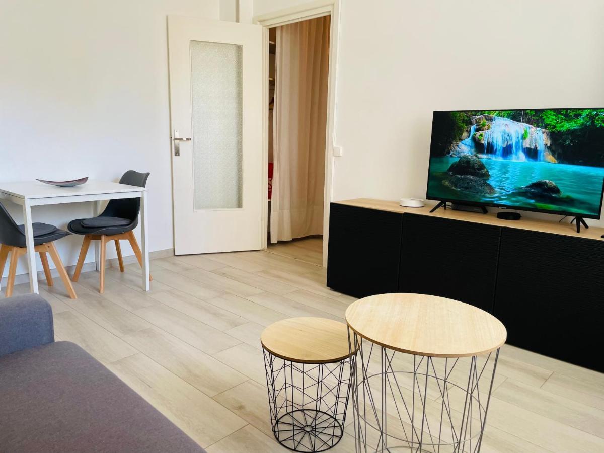 Magnifique Studio Independant Au Rez-De-Chaussee 塔桑拉德米吕讷 外观 照片